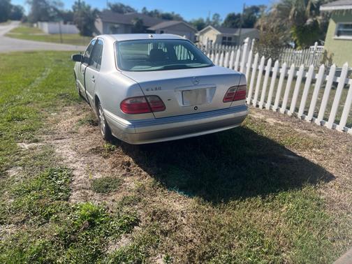 2001 Mercedes-Benz E-Class E320