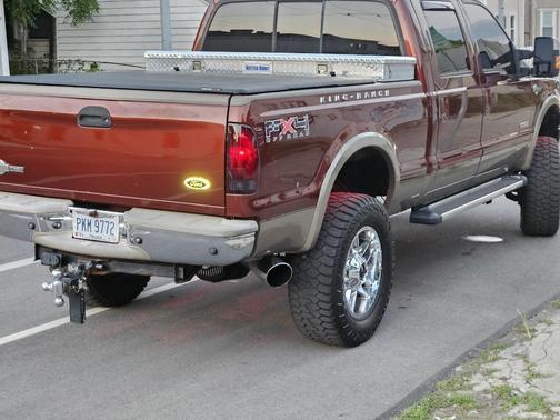 Brown 2006 Ford F-350 Lariat Crew Cab Super Duty
