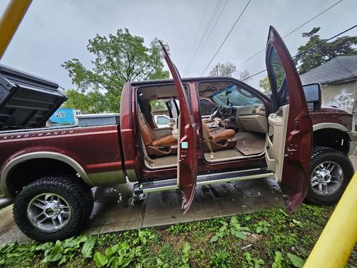 Brown 2006 Ford F-350 Lariat Crew Cab Super Duty