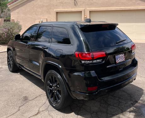 2020 Jeep Grand Cherokee Laredo