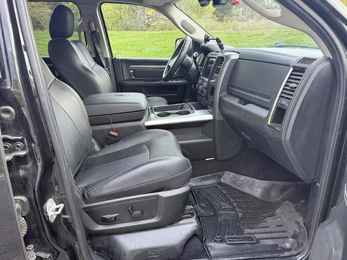 Black 2018 RAM 2500 Laramie