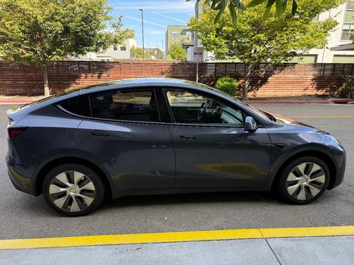 Gray 2023 Tesla Model Y Long Range