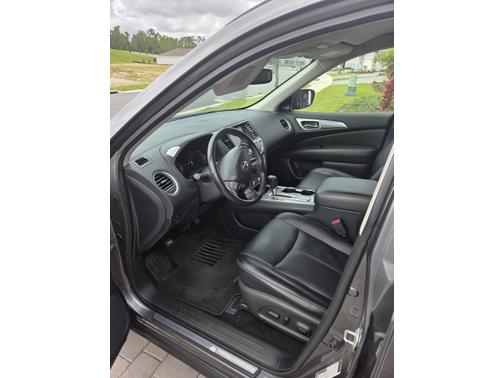 2019 Nissan Pathfinder SL