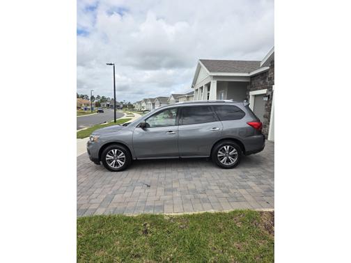 2019 Nissan Pathfinder SL