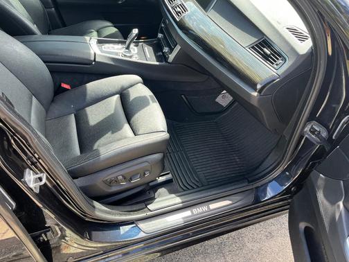 Blue 2014 BMW 535 Gran Turismo i