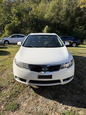 White 2012 Kia Forte EX