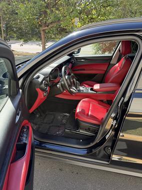 Black 2021 Alfa Romeo Stelvio Base