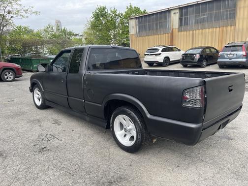 2001 Chevrolet S-10 LS