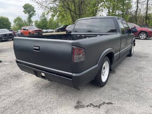 2001 Chevrolet S-10 LS