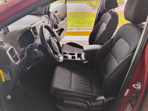 Red 2022 Kia Sportage LX