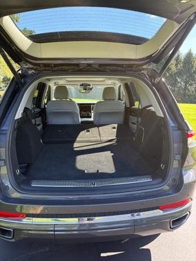 Gray 2023 Jeep Grand Cherokee Overland