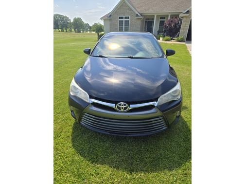 Black 2016 Toyota Camry XLE