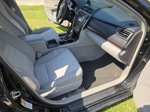Black 2016 Toyota Camry XLE