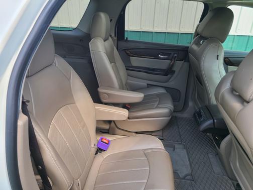 White 2013 GMC Acadia Denali