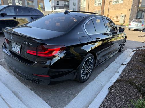 Black 2018 BMW 530e iPerformance
