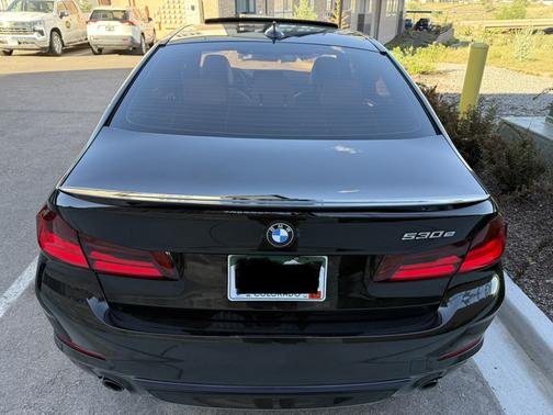Black 2018 BMW 530e iPerformance
