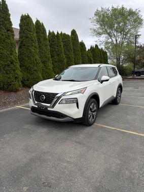 White 2021 Nissan Rogue SV