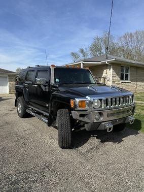 Black 2006 Hummer H3 Base