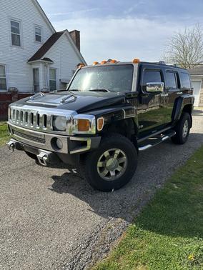 Black 2006 Hummer H3 Base