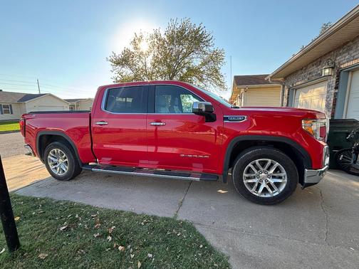 Red 2019 GMC Sierra 1500 SLT