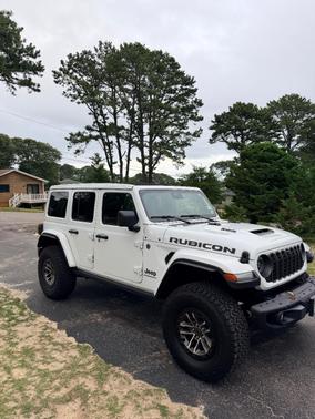 White 2024 Jeep Wrangler Rubicon 392