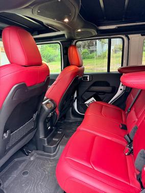 White 2024 Jeep Wrangler Rubicon 392