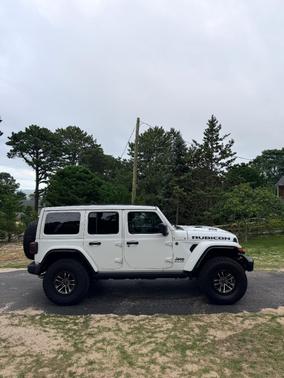 White 2024 Jeep Wrangler Rubicon 392