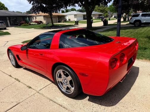 Red 1998 Chevrolet Corvette Base