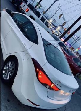 White 2015 Hyundai ELANTRA SE
