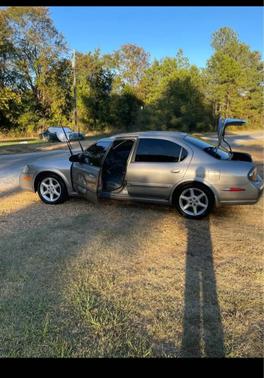 Beige 2002 Nissan Maxima SE