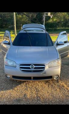 Beige 2002 Nissan Maxima SE