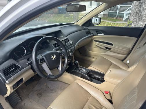 White 2012 Honda Accord SE