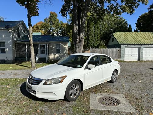 White 2012 Honda Accord SE