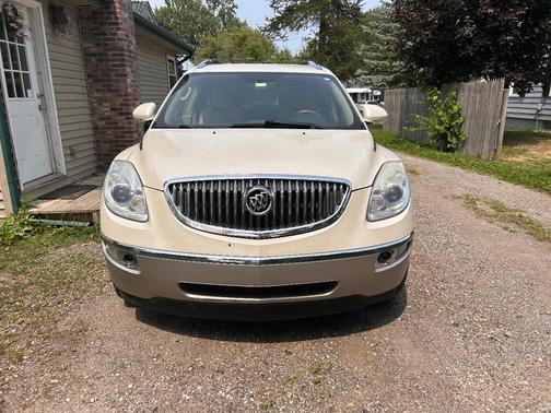 White 2008 Buick Enclave CXL