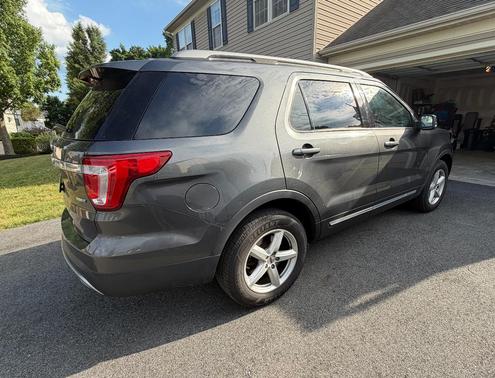 Gray 2017 Ford Explorer XLT