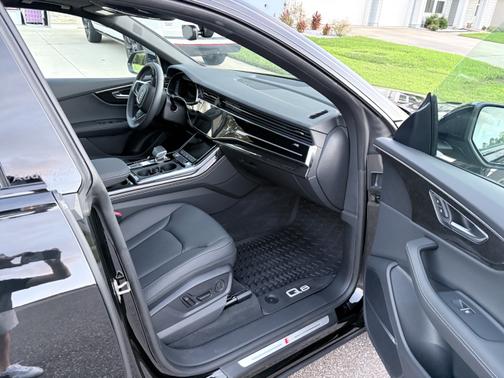 2025 Audi Q8 55 Premium Plus