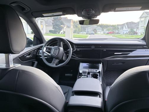 2025 Audi Q8 55 Premium Plus