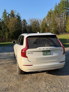 White 2022 Volvo XC90 T5 Momentum