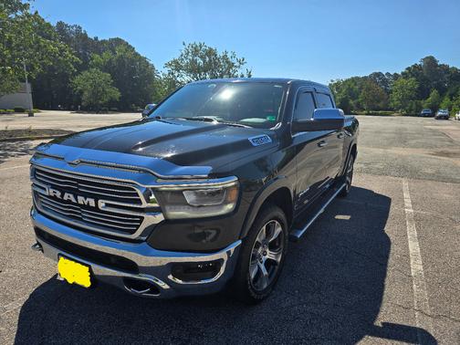 Black 2019 RAM 1500 Laramie