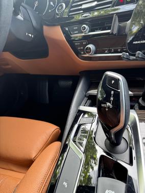 Black 2018 BMW 530 i