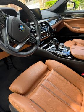 Black 2018 BMW 530 i