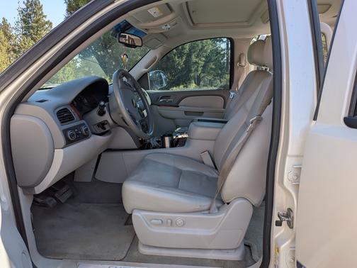 2014 Chevrolet Suburban 1500 LTZ