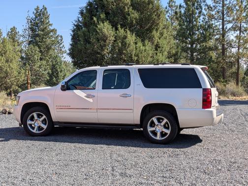2014 Chevrolet Suburban 1500 LTZ