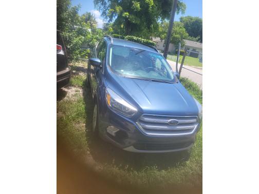 Blue 2018 Ford Escape SE