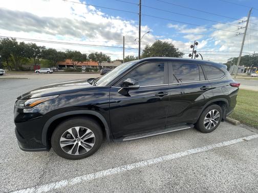 2023 Toyota Highlander Hybrid XLE