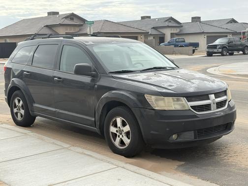 Gray 2009 Dodge Journey SE