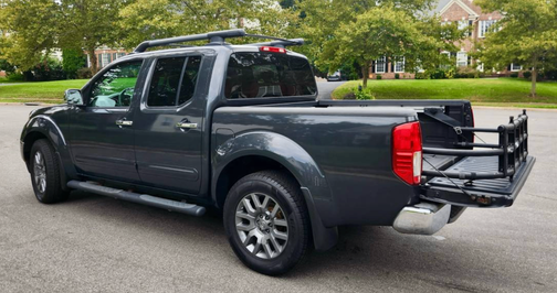 Gray 2010 Nissan Frontier LE