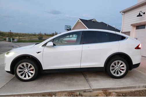 White 2016 Tesla Model X P90D