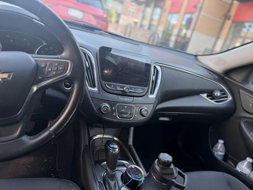 Silver 2017 Chevrolet Malibu 1LT