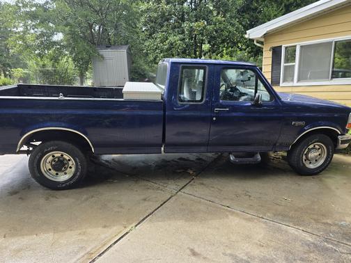 1996 Ford F-250 XL SuperCab H/D